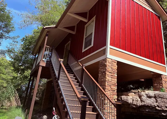 All Seasons Treehouse Village
